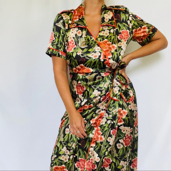 We are HAH Perfectly Tailored Satin Midi Wrap Dress 'Flock Together' Noir Large - Picture 3 of 12